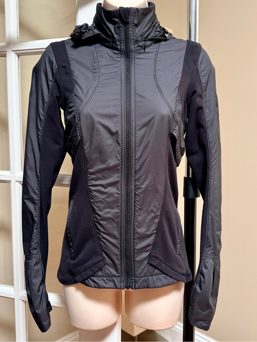lululemon Run: Inspire Fitted Jacket – Black